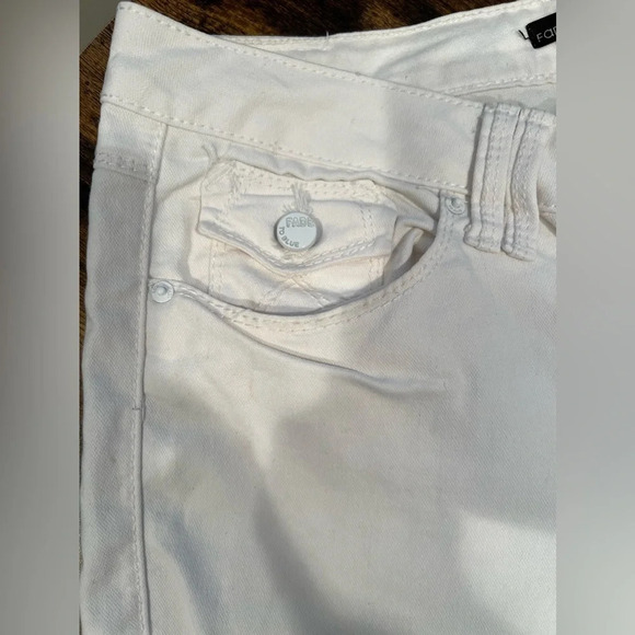 FADE TO BLUE | women’s white denim jeans. Size: 12 - Picture 6 of 11